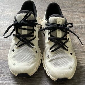 On Cloud women’s shoes